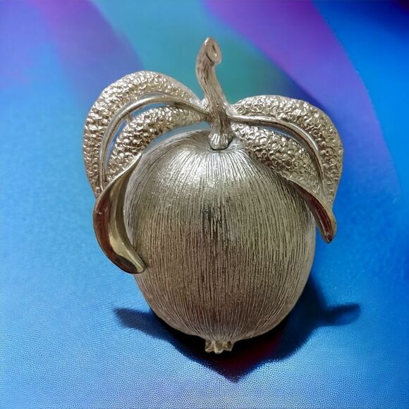 Sarah Coventry Apple Brooch Pendant Adams Delight Vintage 60s Silver Tone MCM.  - Picture 6 of 16